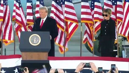 Donald Trump lascia la Casa Bianca: "Quattro anni incredibili, torneremo presto"