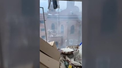 Video herunterladen: Al menos tres muertos en la explosión de un edificio en el centro de Madrid