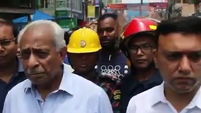 ময়মনসিংহের হকার্স মার্কেটে ভয়াবহ আগুন,ক্ষতির মুখে হাজার হাজার টাকা _ Vumika News