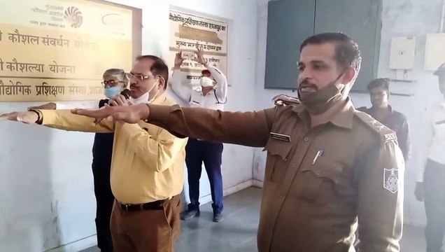 आरटीओ विभाग एवं यातायात विभाग द्वारा यातायात के प्रति छात्र छात्राओं को जागरूक किया गया
