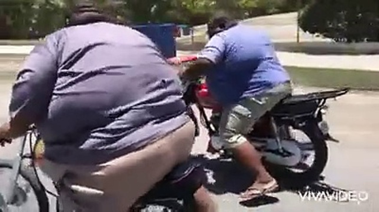 Clash of the Titans, a crazy motorcycle race