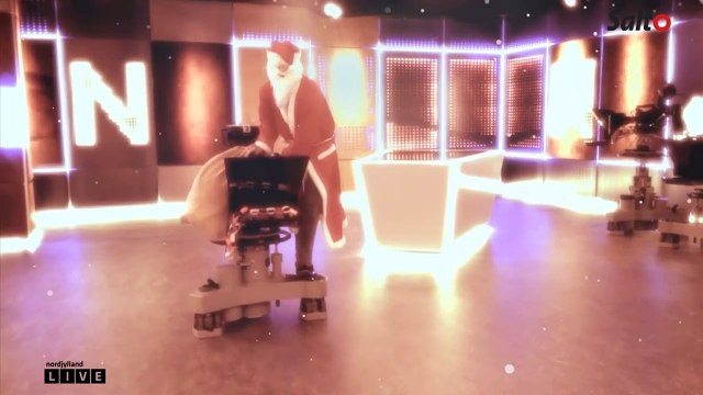 Jul på toppen af Danmark | Værternes julesang 2016 | TV2 NORD - TV2 Danmark