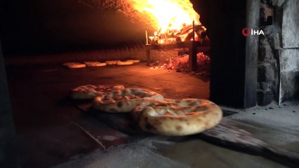 Soğuk hava onları etkilemiyor, kışın tişörtlerle çalışıyorlar