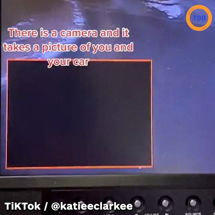 Cette employée de Mcdo explique que lorsque vous passez au drive, vous êtes pris en photo !