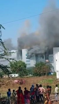 Dünyanın en büyük aşı üretim merkezinde yangın