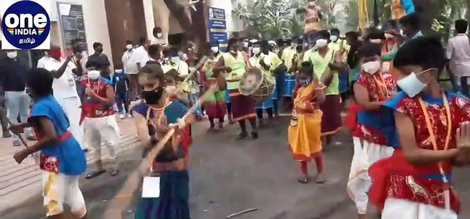 லயோலாவில் களைக்கட்டிய பறையாட்டம்.. மயிலாட்டம்.....