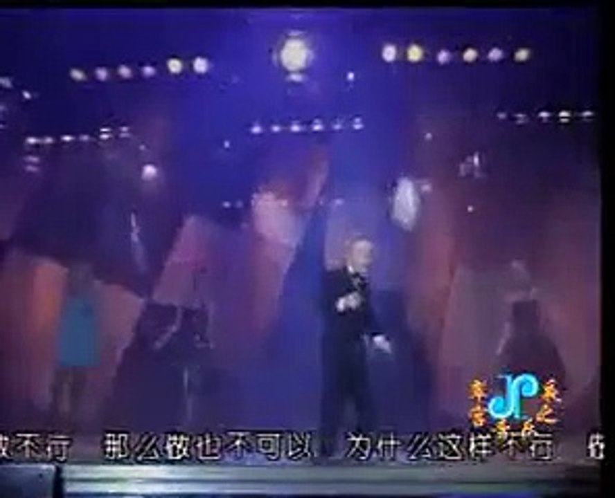 Jordy chante "Dur dur d'être un bébé" face à Whitney Houston et Prince