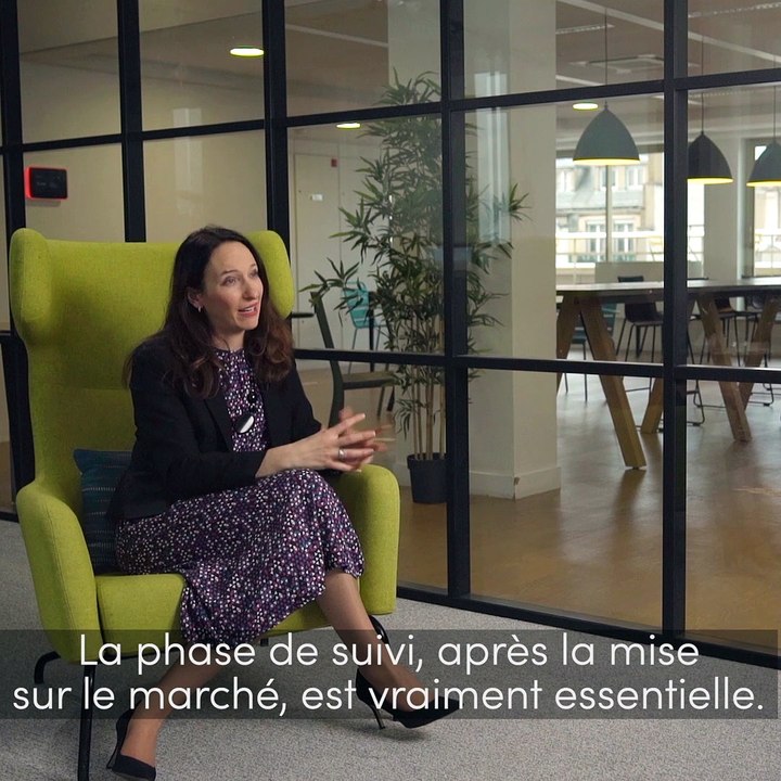 Interview de Claire : "Comment s'assure t-on que le vaccin contre la covid ne va pas provoquer d'effets secondaires ?"