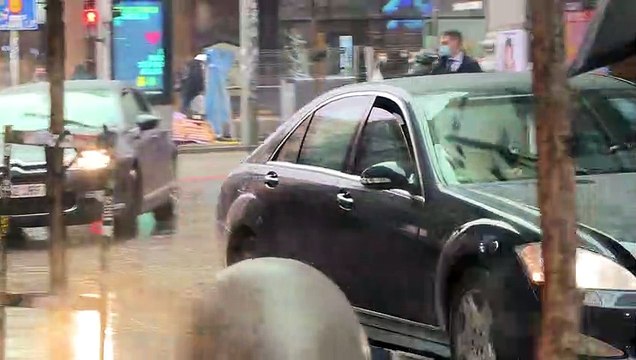 La reina Letizia llega a la reunión de trabajo en la Fundación Telefónica