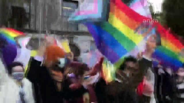 Boğaziçili öğrenciler ve öğretim üyeleri AKP'li Melih Bulu'nun rektör olarak atanmasına karşı başlattıkları protesto eylemlerini sürdürüyor.