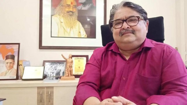 Savarkar’s grandson hits Congress on row over portrait