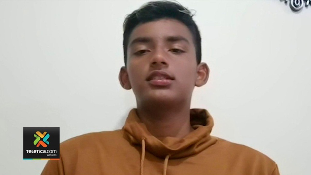 td7-futbolista-tico-compartira-junto-a-10-jugadores-y-puyol-en-documental-210121