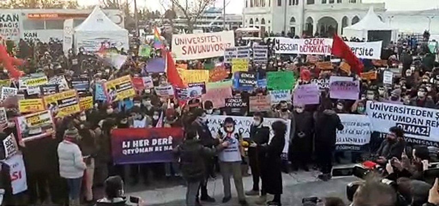Boğaziçili öğrencilerin 'Melih Bulu' protestoları sürüyor: "Üniversiteler bizimle özgürleşecek"