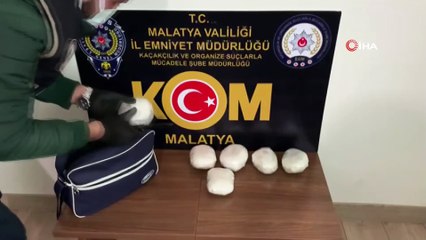 Otobüsteki yolcudan 3 kilo 604 gram esrar ele geçirildi