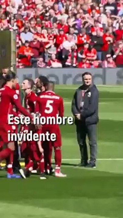 Este hincha invidente "ve" los partidos de fútbol gracias a su mejor amigo