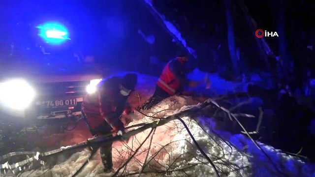 UMKE ekipleri paletli ambulansla yolu kapanan hastaya ulaştı