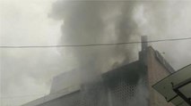 Massive fire breaks out at building in Delhi' s ITO
