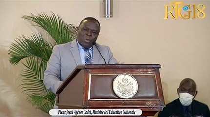Prezidan Jovenel Moïse remèt bous etid bay 1500 jèn ki tpatisipe nan konkou Ministè Edikasyon
