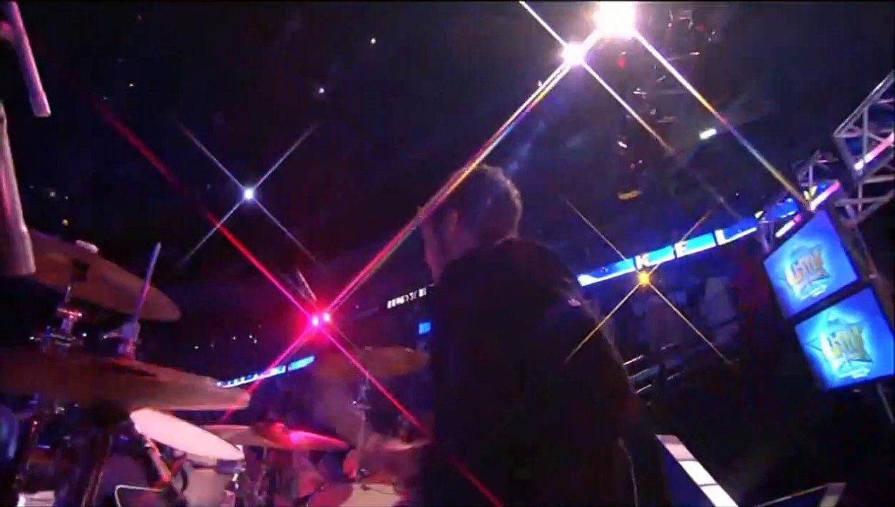 Kelly Clarkson - Since U Been Gone (Live @ NBA All Star Saturday 2005) (2005/02/19) 720p HD