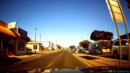 Near crash dash cam video in Adelaide, South Australia