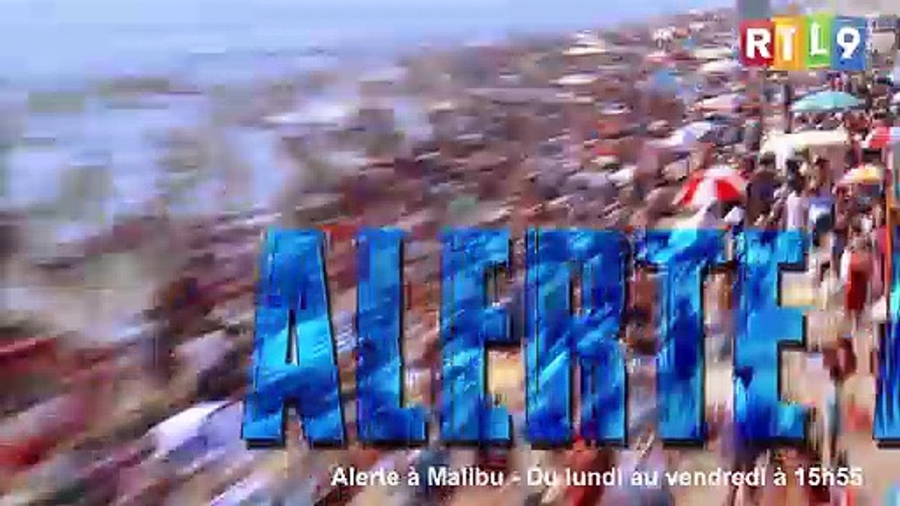 Alerte à Malibu (RTL9) : Le générique de la série culte avec David Hasselhoff, Nicole Eggert, Pamela Anderson...