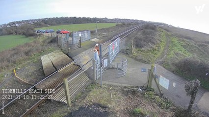 Women who posed for pictures while lying on railway track branded 'unthinkingly stupid'