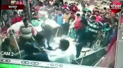 पहले दुकान बेचा, अब खाली कराने के लिए गुंडे भेज रहा, भयभीत पीड़ित ने कहा...