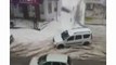 Voilà comment les russes aident les conducteurs coincés dans la neige