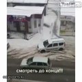 Voilà comment les russes aident les conducteurs coincés dans la neige
