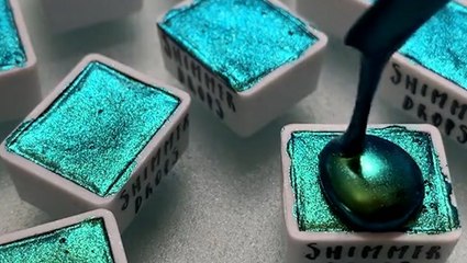 How holographic watercolor paint is made