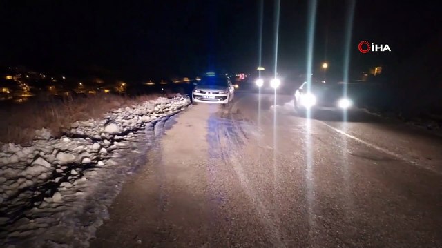 Virajı alamayan otomobil evin bahçesine uçtu: 3 yaralı