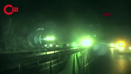 Marmaris'te heyelan, yolu trafiğe kapattı