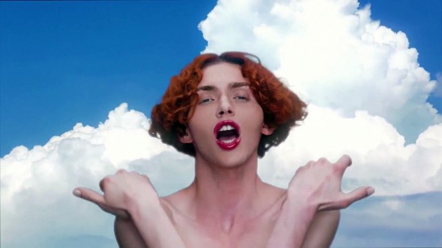 Умерла исполнительница и трансгендер-активистка Софи Ксеон