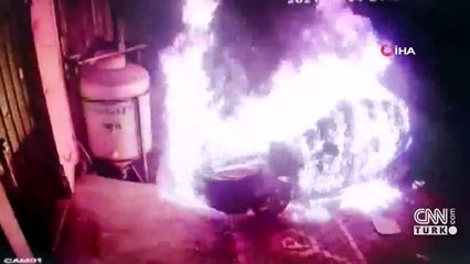 Sevgilisini kıskandığı için otomobilini ateşe vermiş