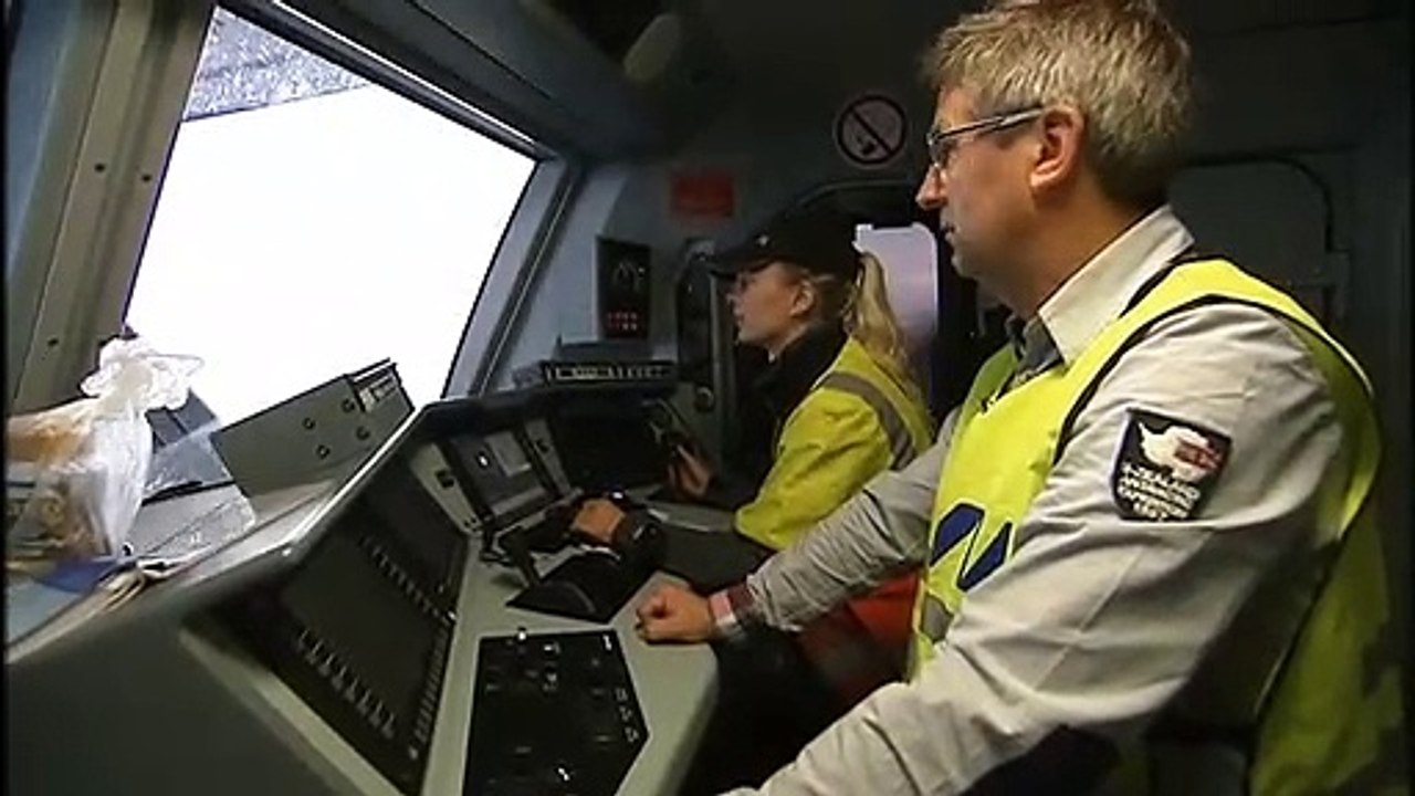 Mogens Kom Forbi | Britt og toget | 2-2 | Hector Rail fra Malmö til Padborg | 07-09-2011 | TV2 NORD @ TV2 Danmark