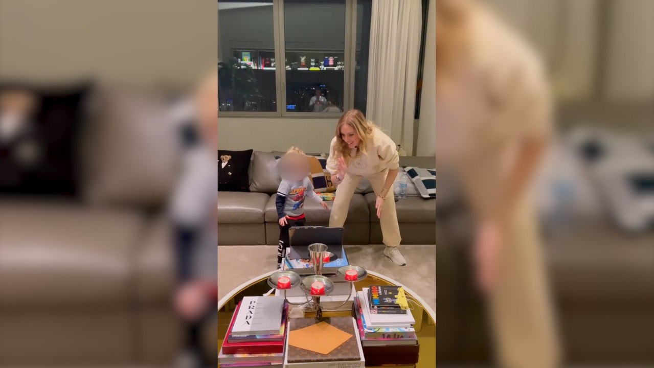 Chiara Ferragni comienza el fin de semana bailando con su hijo