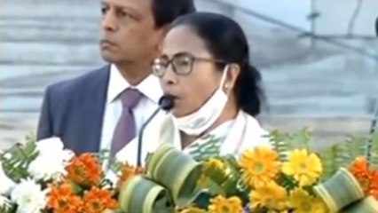 Скачать видео: CM Mamata refuses for speech, lashes out at sloganeering