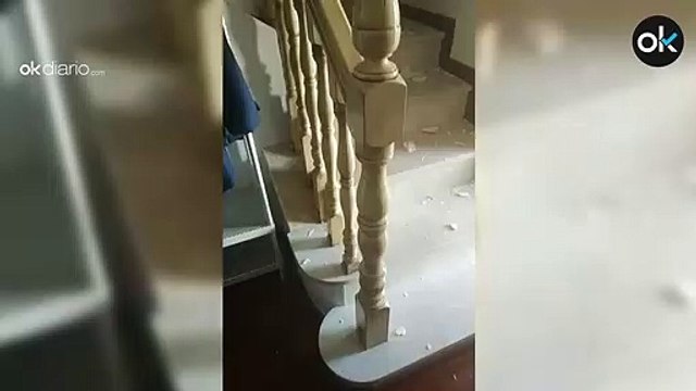 El terremoto de Granada deja una casa completamente rajada : La gente en la calle, uno llorando, otro sangrando...