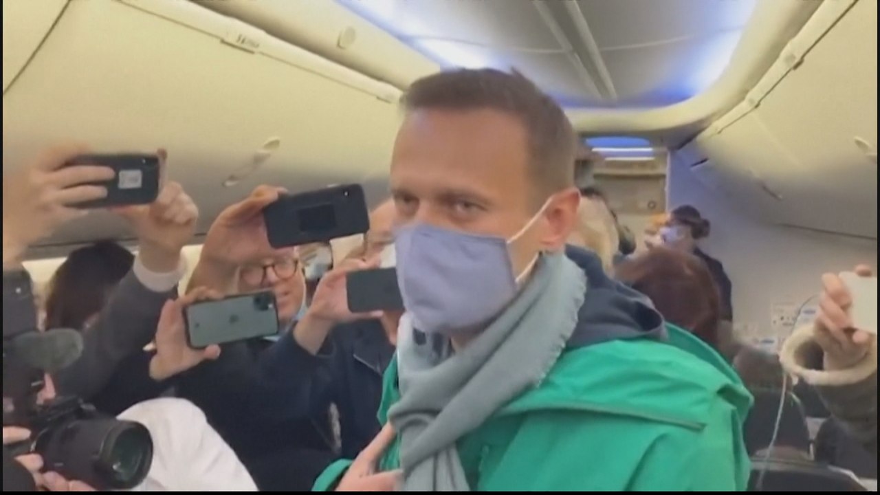 Russia arrests dozens amid nationwide pro-Navalny protests