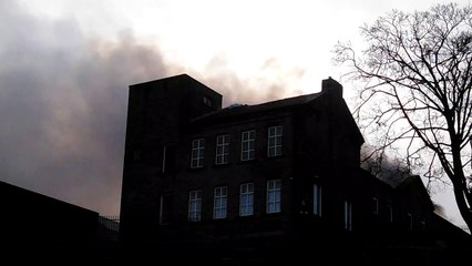 Fire at Bradford school (video: Glynn Beck)