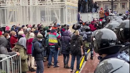 - Rusya’da Navalny Destekçilerine Polisten Plastik Mermi Ve Gazlı Müdahale