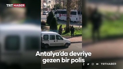 Polis memurundan içleri ısıtan davranış