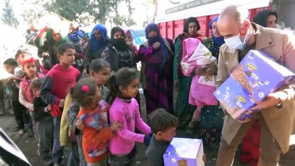 Hatay’daki Suriyeli mültecilere gıda ve giyecek yardımı