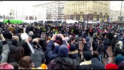 Mais de dois mil detidos em protestos por Navalny