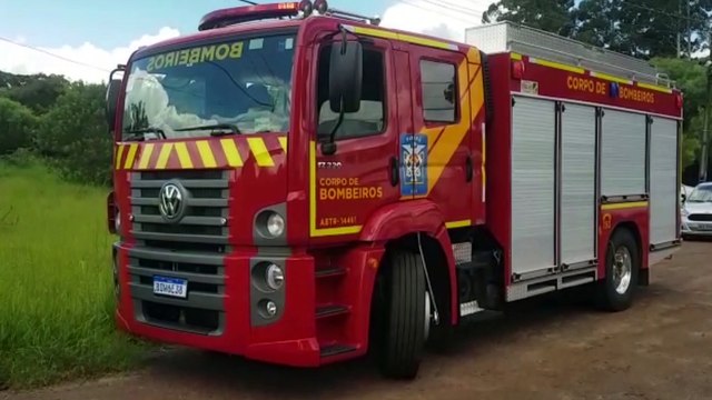 Ao tentar fazer reparo em telhado, mulher tem câimbra e precisa ser socorrida pelo Corpo de Bombeiros