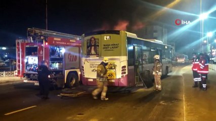Pendik’te otobüsün motor kısmında yangın çıktı