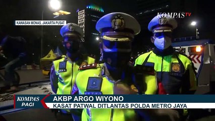 PPKM Diperpanjang, Petugas Razia Kerumunan di Kawasan Monas