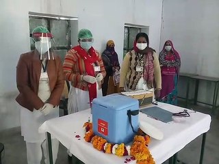 एक हजार से अधिक स्वास्थ्य कार्मिकों ने करवाया टीकाकरण