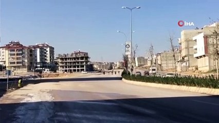 Kısıtlamaya uymayan çocukların bisikletle tehlikeli yolculuğu pes dedirtti