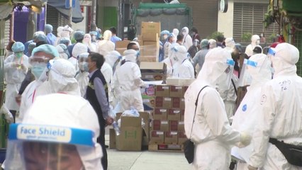 홍콩 1만명 봉쇄한 날 코로나19 확진자 1만명 넘어 / YTN